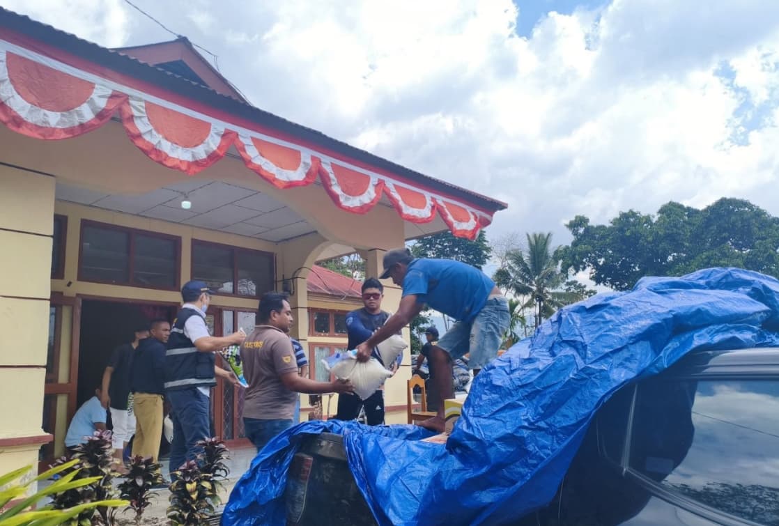 Bea Cukai Labuan Bajo Menyalurkan Bantuan Kemanusiaan bagi Warga Terdampak Gempa NTT