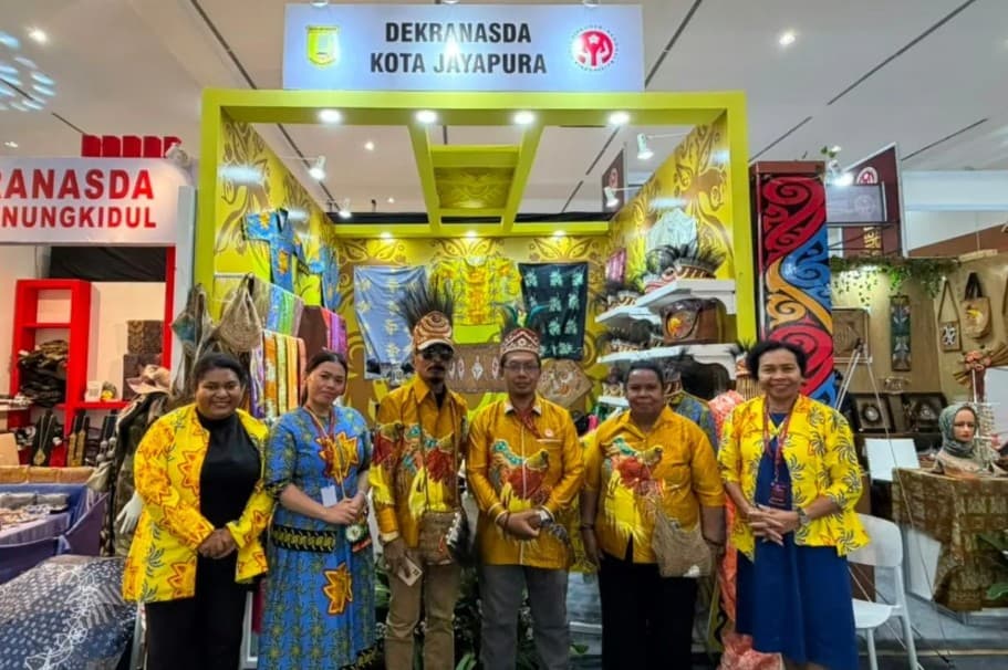 Dekranasda Kota Jayapura Memperkenalkan Batik Port Numbay dan Kriya Papua di Kriyanusa 2026