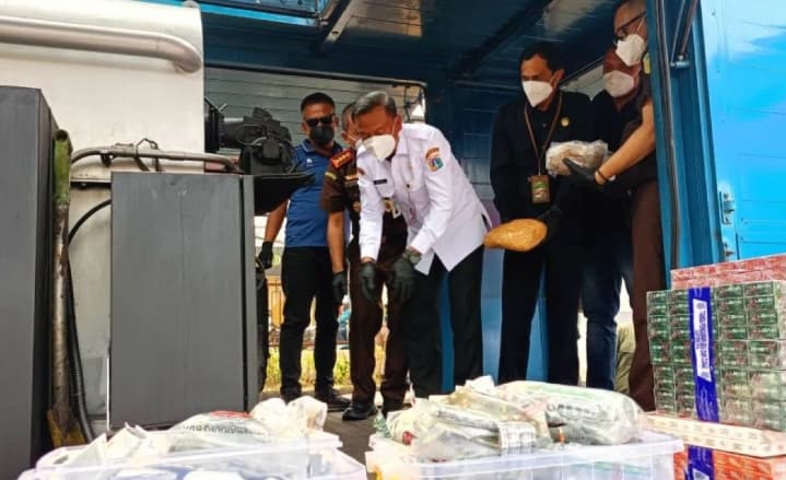 Kejari Jakarta Timur Memusnahkan Barang Bukti dari 381 Perkara yang Berkekuatan Hukum Tetap