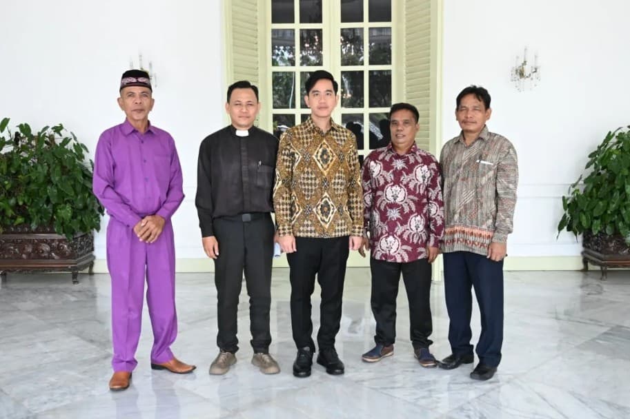 Gibran Menerima Jemaat GKPI Rajeg dan Mendengarkan Aspirasi soal Keamanan Beribadah