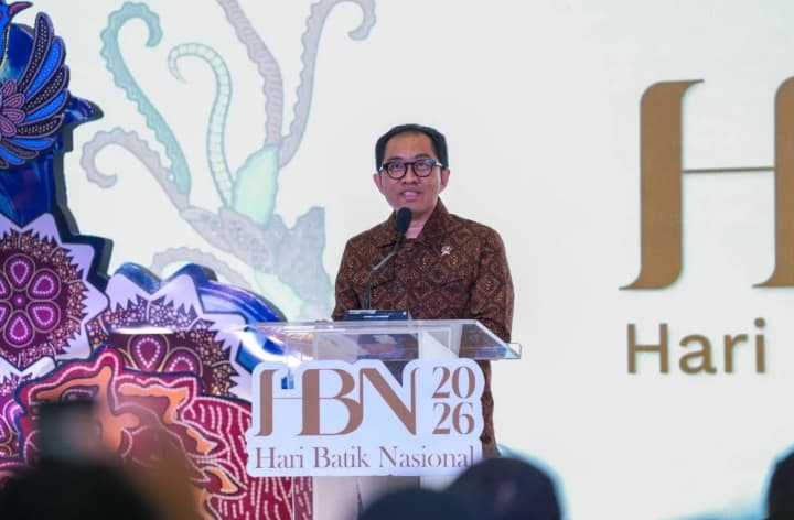 Wamenperin Mendorong Regenerasi Perajin pada Hari Batik Nasional demi Menjaga Warisan Budaya