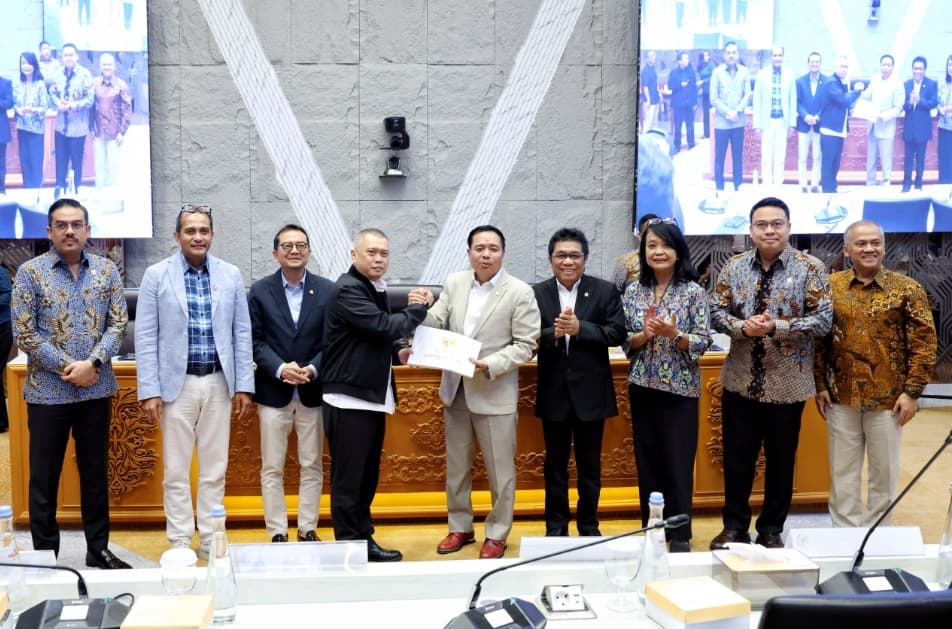 RUU LLAJ Bakal Atur Pajak Aplikator Transportasi Daring dan Persoalan Truk ODOL