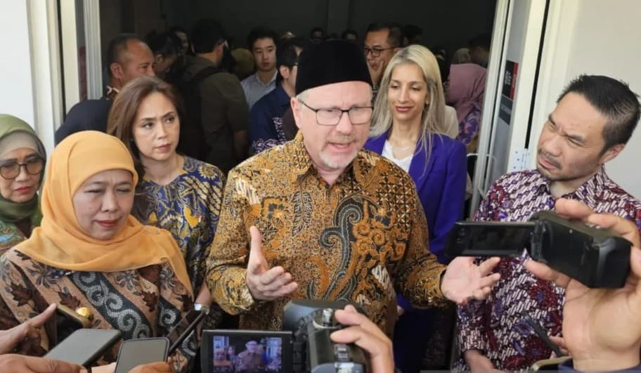 Khofifah Dorong Dua Magister Baru KCL Singhasari Perkuat Keamanan Digital Indonesia