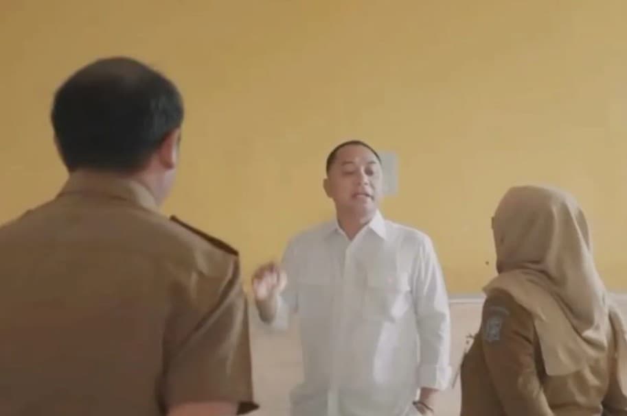 Eri Cahyadi Minta Anggaran Bopda dan Bosnas Dioptimalkan untuk Benahi Fasilitas Sekolah Surabaya