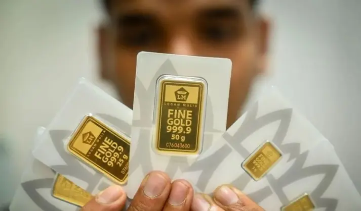 Harga Emas Antam Turun Rp2.000, Kini Dibanderol Rp2,574 Juta per Gram