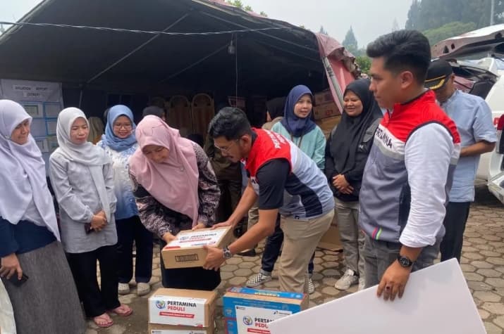 Pertamina Patra Niaga Salurkan Bantuan untuk Percepat Pemulihan Pascabanjir Bandang di Solok
