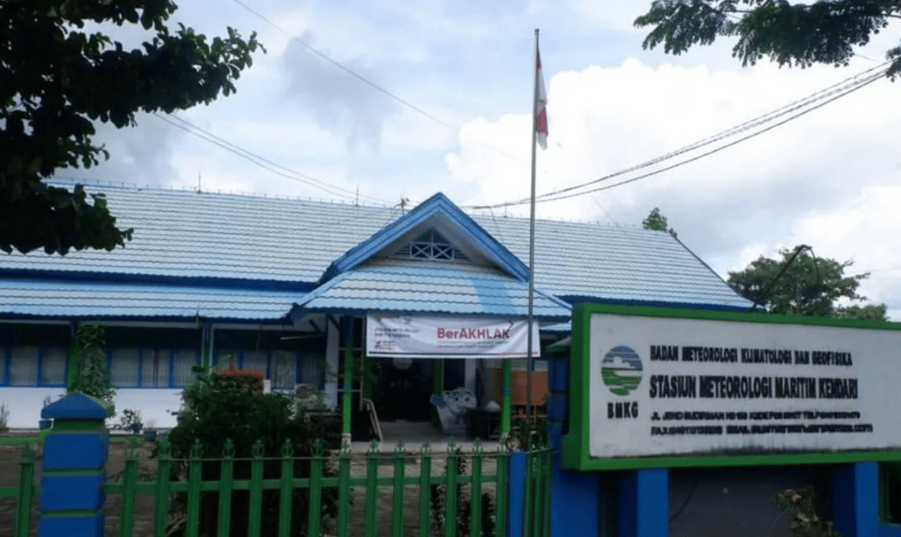 Asap Kiriman Selimuti Sultra, BMKG Imbau Warga Pakai Masker dan Waspadai Jarak Pandang