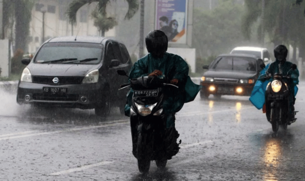BMKG Prakirakan Hujan Guyur Sejumlah Wilayah, Kalimantan Waspadai Petir dan Kabut