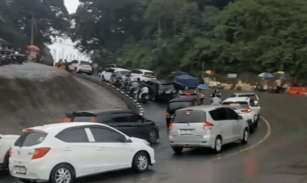 Polres Cianjur Percepat Sistem Satu Arah untuk Cegah Macet Total di Jalur Puncak