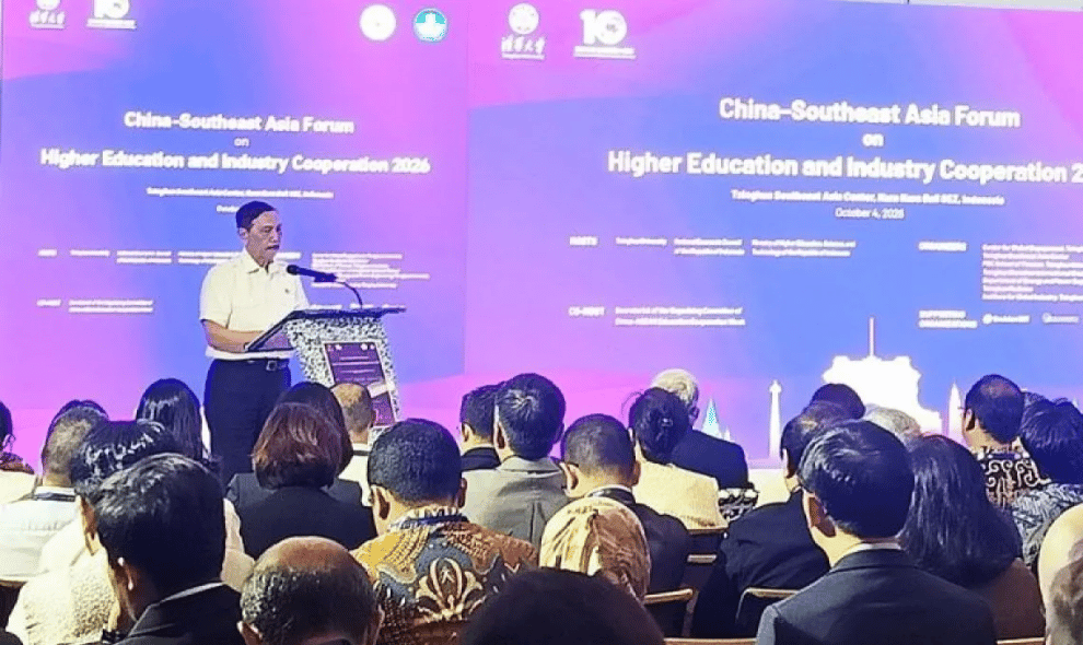 Luhut Ajak Universitas Tsinghua Kembangkan Riset AI di Bali Mulai Tahun Ini