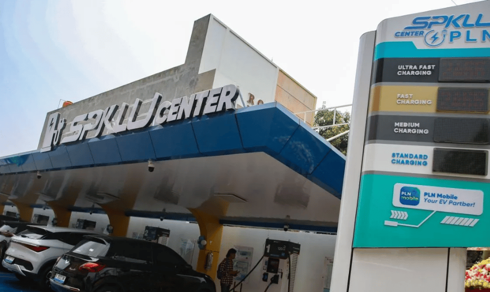 Pengguna Mobil Listrik Diminta Tertib Saat Mengisi Daya di SPKLU
