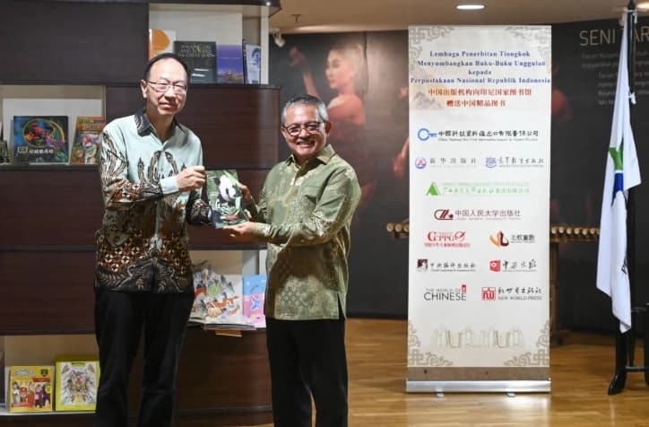 Perpusnas RI Terima Donasi 100 Buku dari 11 Penerbit Tiongkok untuk Perluas Akses Pengetahuan