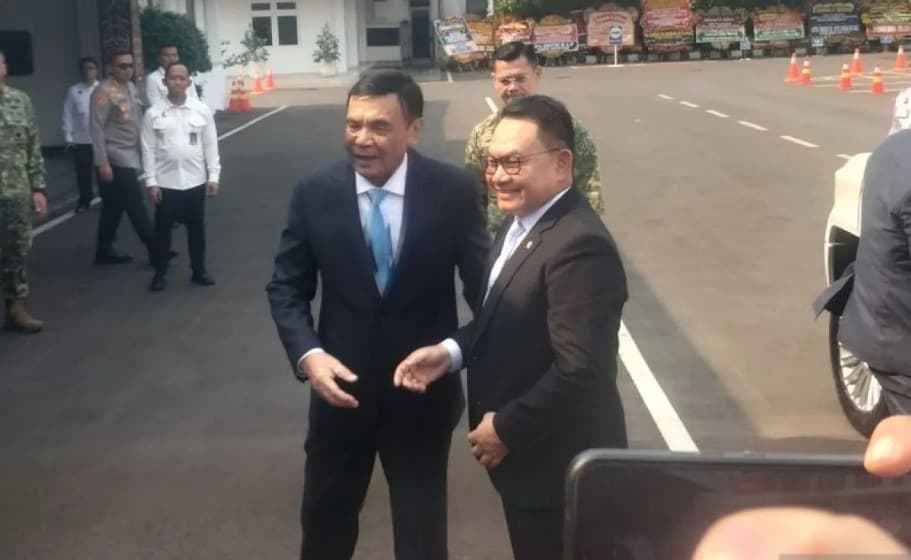 Dudung Abdurachman Tiba di Kemenko Polkam Naik Maung, Djamari Chaniago Serahkan Jabatan