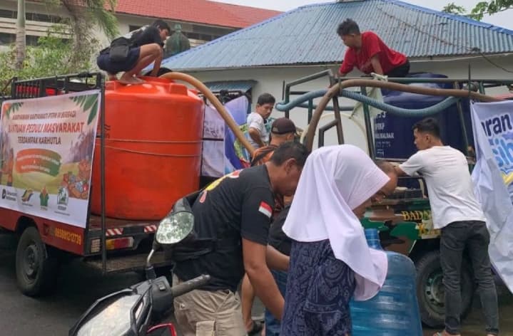 PalmCo Salurkan 11,2 Juta Liter Air Bersih dan Satu Juta Masker untuk Warga Terdampak Karhutla
