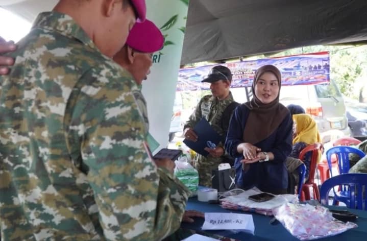 SGN Salurkan 16,5 Ton Gula Nusakita untuk Dukung Bakti Sosial dan Pasar Murah HUT ke-81 TNI