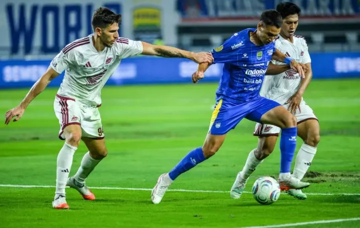 Luka Menalo Yakin Persib Bandung Mampu Taklukkan Port FC di Laga Pembuka ACC
