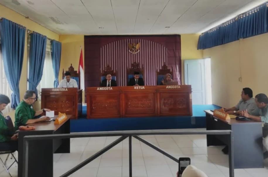 KI Sulawesi Tengah Perintahkan DLH Banggai Buka Dokumen Lingkungan Dua Perusahaan Tambang Nikel