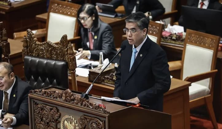 Menaker Yassierli Tegaskan Magang Maksimal Enam Bulan, Peserta Wajib Dapat Uang Saku dan Jaminan Perlindungan