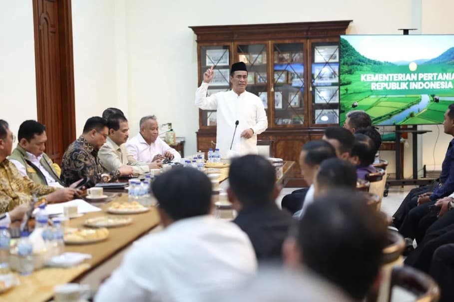 Mentan Amran Siapkan Skema Penyerapan Jagung Saat Panen Raya, Libatkan Bulog dan Koperasi untuk Tekan Harga Pakan Peternak