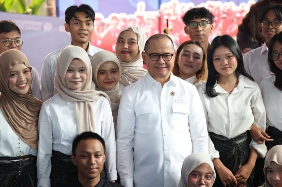 Menteri P2MI Resmikan Migrant Center di Universitas Teknologi Bandung, Siapkan Pekerja Migran Terampil Lewat SMK Go Global