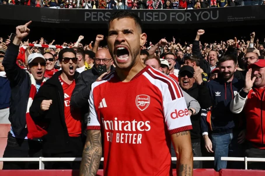 Arsenal Comeback Kalahkan Leeds United 2-1, Gol Calafiori dan Bruno Guimaraes Bawa The Gunners Tempel Manchester City