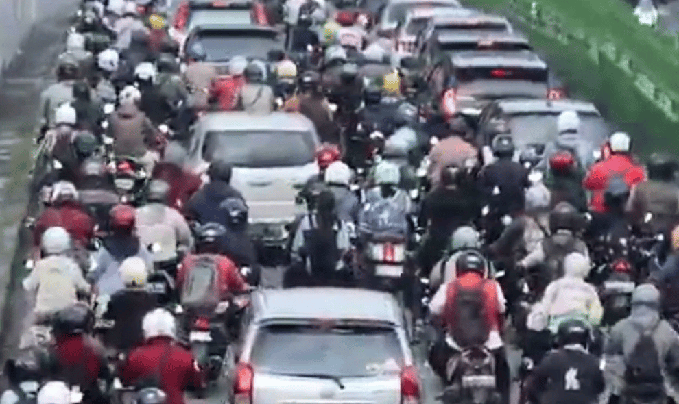 Dishub DKI Kerahkan 1.420 Personel Atasi Kemacetan Jakarta Mulai Senin, Petugas Disiagakan pada Jam Sibuk Pagi