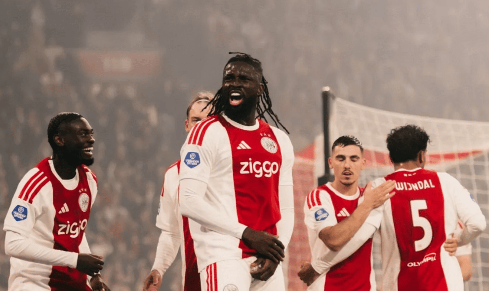 Ajax Ditahan NEC Nijmegen 1-1, Feyenoord Kalahkan AZ Alkmaar 2-0 dan Rebut Puncak Klasemen Liga Belanda