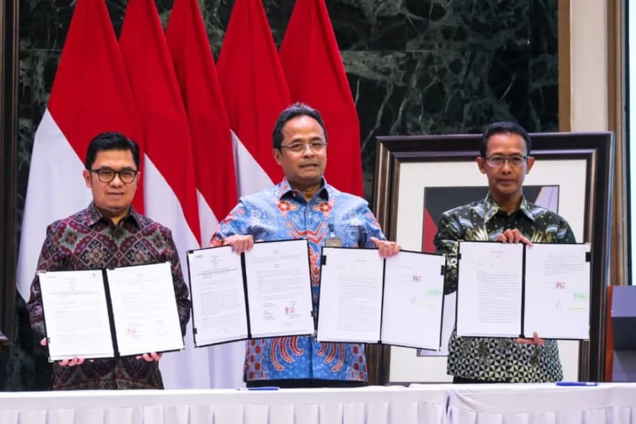 Pemprov DKI Jakarta Teken Kerja Sama Strategis, Pramono Siapkan Rp5,07 Triliun untuk Elektrifikasi 3.782 Armada Transjakarta
