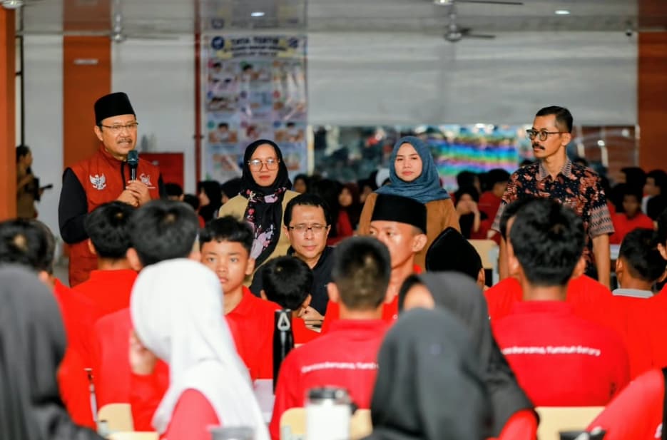 Gus Ipul Ajak Ratusan Siswa Sekolah Rakyat Ikrar Anti-Perundungan, Tekankan Toleransi dan Disiplin