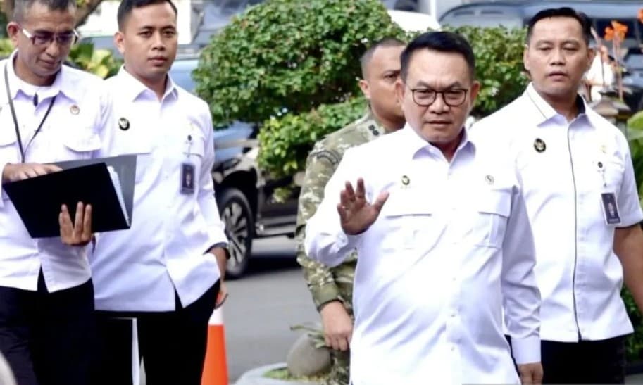 Prabowo Panggil Menteri, Panglima TNI, dan Kapolri ke Istana untuk Evaluasi Karhutla di Kalimantan dan Sumatra