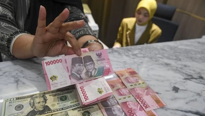 Rupiah Menguat ke Rp17.894 per Dolar AS pada Pembukaan Perdagangan Senin 12 Oktober 2026