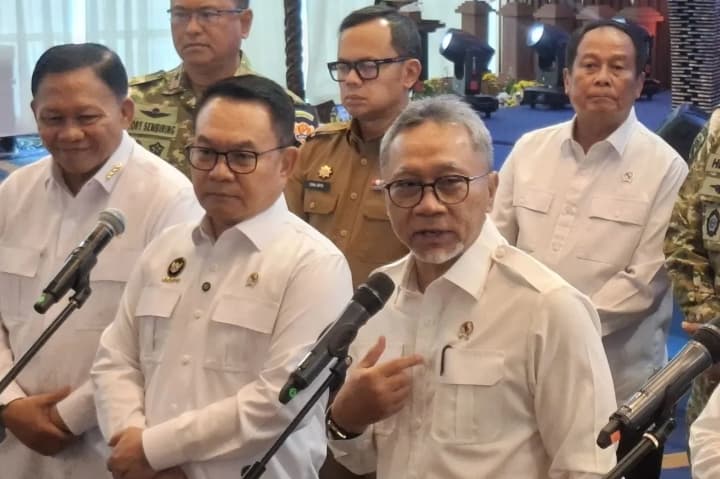 Zulhas Targetkan Nilai Tukar Nelayan Capai 120 pada 2027, Penegakan Hukum Kelautan Jadi Kunci