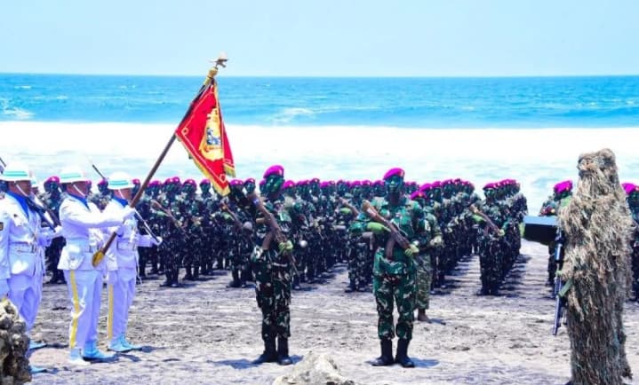 Sebanyak 752 Prajurit TNI AL Resmi Sandang Baret Ungu Usai Tempuh Lintas Medan hingga 350 Kilometer