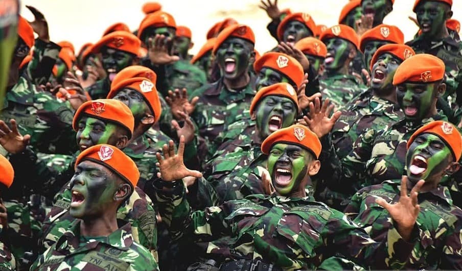 Sebanyak 436 Prajurit TNI AU Resmi Sandang Baret Jingga Korpasgat Usai Jalani Pendidikan Komando di Garut