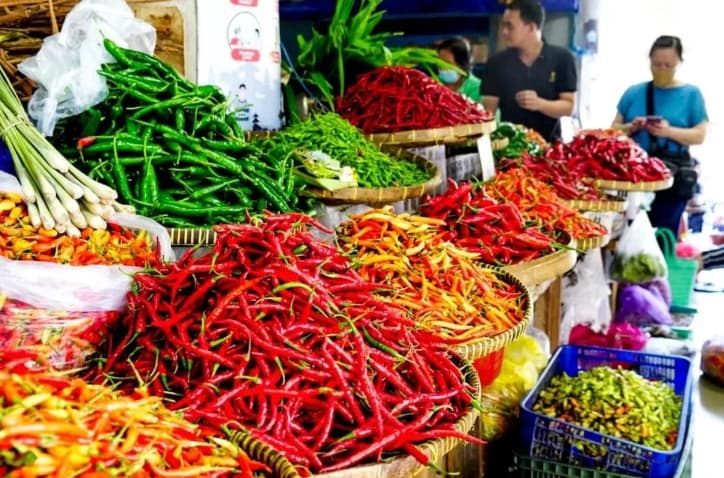 Harga Cabai Rawit Merah Tembus Rp105.300 per Kg, PIHPS Catat Telur Ayam Rp29.700 dan Daging Sapi Rp152.550