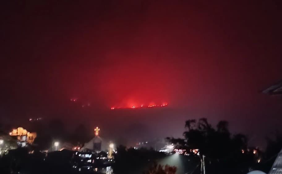 Kebakaran Cagar Alam Gunung Lokon Hanguskan Lebih dari 100 Hektare Lahan, Petugas Waspadai Api Merambat ke Permukiman