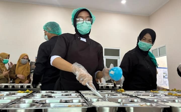 SPPG Cikutra Bandung Olah Sisa Makanan MBG Jadi Pakan Ternak, Sekaligus Evaluasi Menu Penerima Manfaat