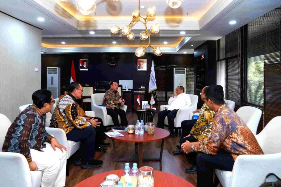 Menperin Sarmuji Siapkan Solusi Bahan Baku Industri Makanan dan Minuman serta Perlindungan Baja dari Impor
