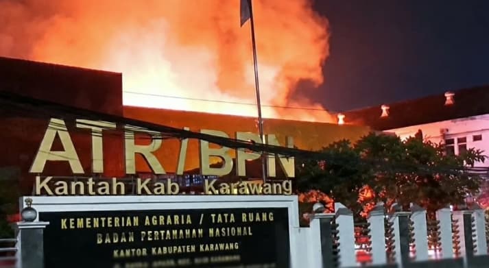 Wamen ATR Minta Polisi Selidiki Kebakaran Kantor BPN Karawang, Api Diduga Berasal dari Lantai Dua