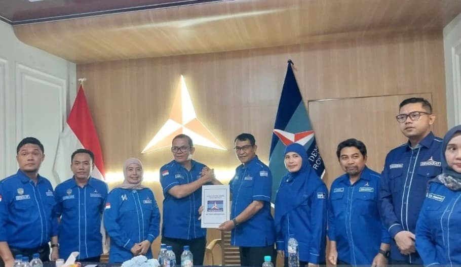Eks Kapolda NTB Hadi Gunawan Resmi Daftar Calon Ketua Demokrat NTB, Kantongi 11 Surat Dukungan