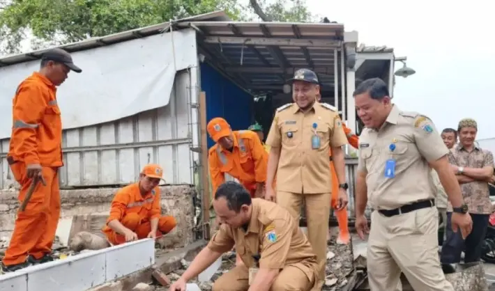 Pemkot Jakarta Timur Tutup TPS Liar di Makasar, Siapkan Operasi Tangkap Tangan untuk Cegah Pembuangan Sampah Sembarangan