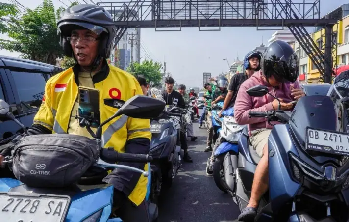 Antrean BBM Mengular di Manado, Pertamina Tambah 3.000 Kiloliter Pertalite dan Kerahkan Petugas di SPBU