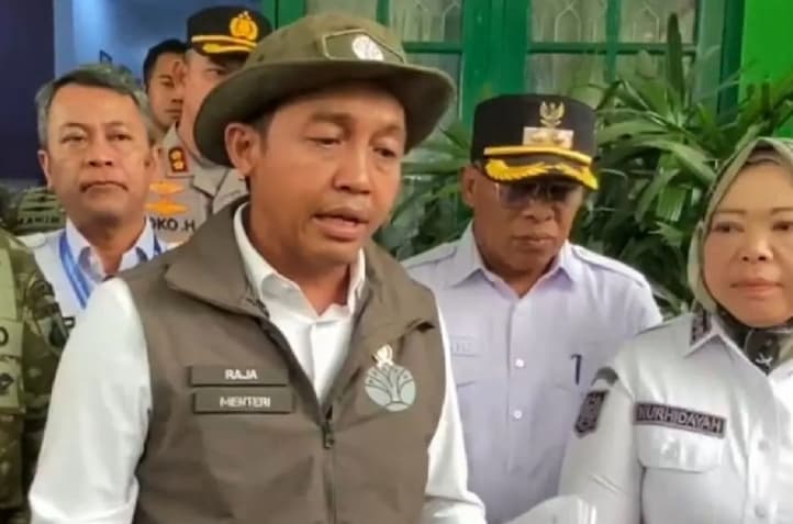 Menhut Raja Juli Antoni Optimalkan Modifikasi Cuaca untuk Atasi Karhutla di Kalimantan Tengah