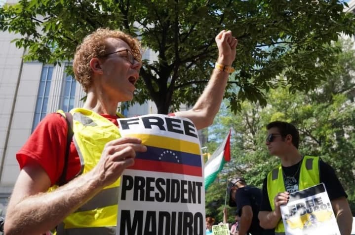 Nicolas Maduro dan Istri Bantah Dakwaan Penyiksaan dari AS, Pengadilan New York Tunda Sidang hingga Juni 2027