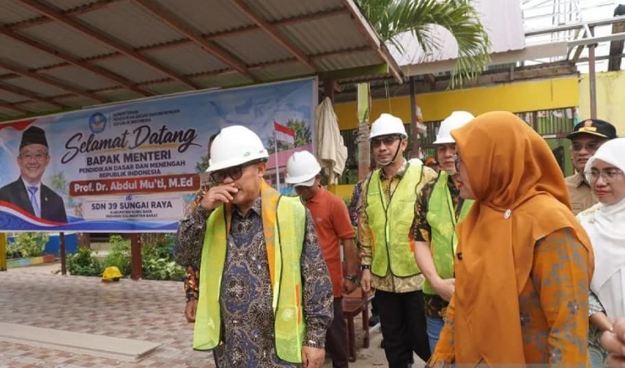 Mendikdasmen Tambah Bantuan Panel Interaktif untuk Sekolah pada 2026, Biaya Penambahan Daya Listrik Gratis