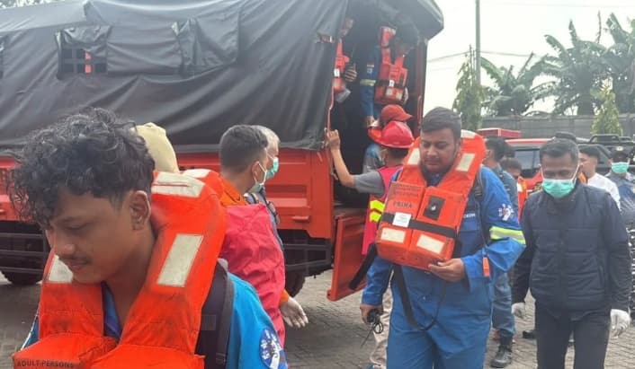 KM Prima Sentosa Terbakar di Perairan Bengkulu, Basarnas Berhasil Evakuasi 26 Kru dalam Kondisi Selamat