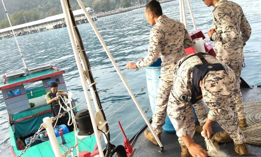 Nelayan Anambas Hanyut hingga Perairan Malaysia Akibat Kehabisan BBM, KJRI Johor Bahru Fasilitasi Pemulangan