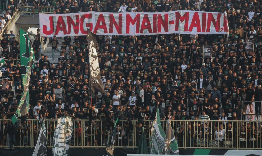 Rombongan Suporter PSS Sleman Kecelakaan di Tol Madiun KM 616, Mobil HiAce Diduga Angkut 15 Orang