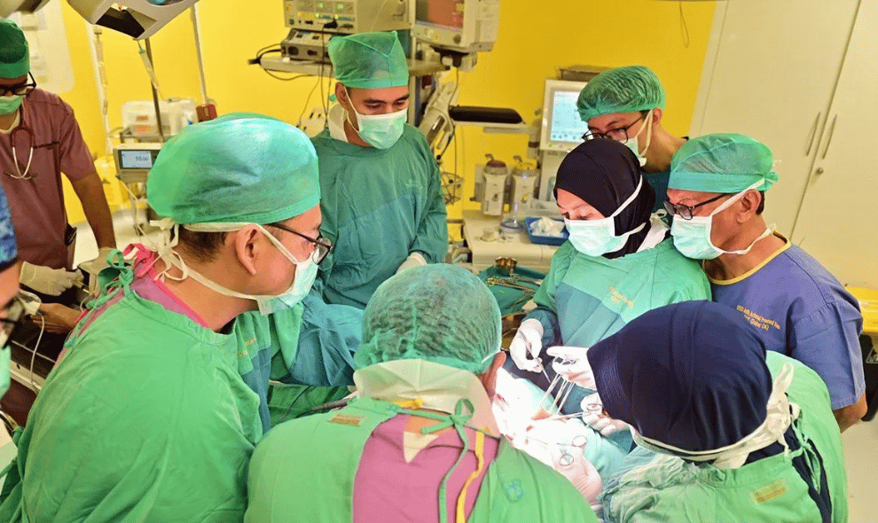 RSUD Arifin Achmad Riau Operasi 17 Pasien Gangguan THT hingga Tumor dan Kanker, Libatkan Dokter dari Berbagai Daerah
