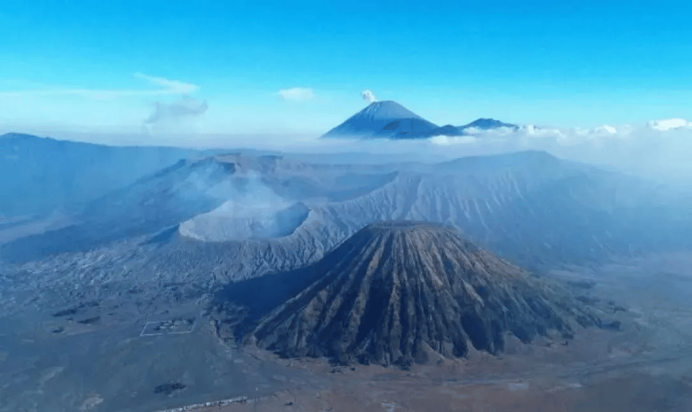 Kebakaran di Kawasan Gunung Bromo Belum Terkendali, TNBTS Batasi Akses Wisata ke Penanjakan